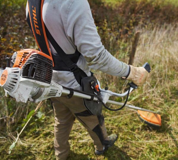 Stihl röjsåg in action