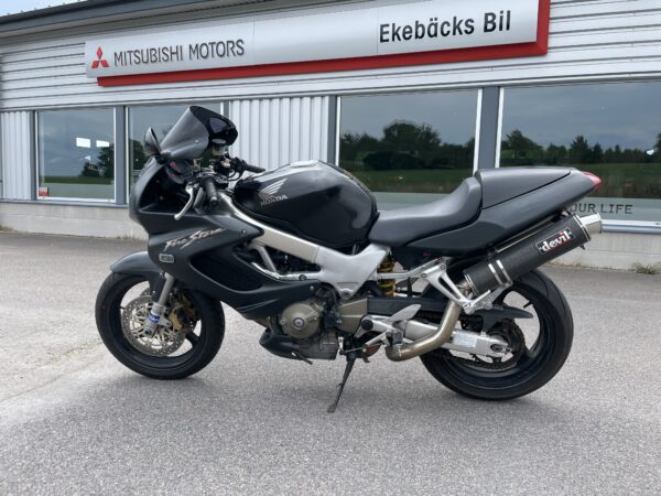 Honda VTR1000 Firestorm - Bild 4