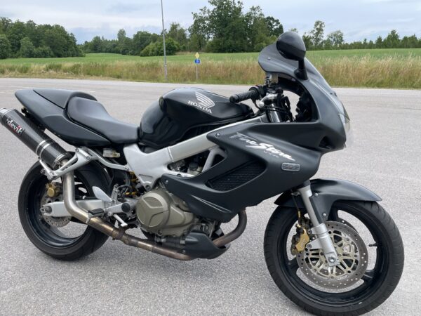 Honda VTR1000 Firestorm - Bild 3